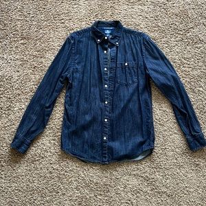Men’s vintage denim button down shirt size medium